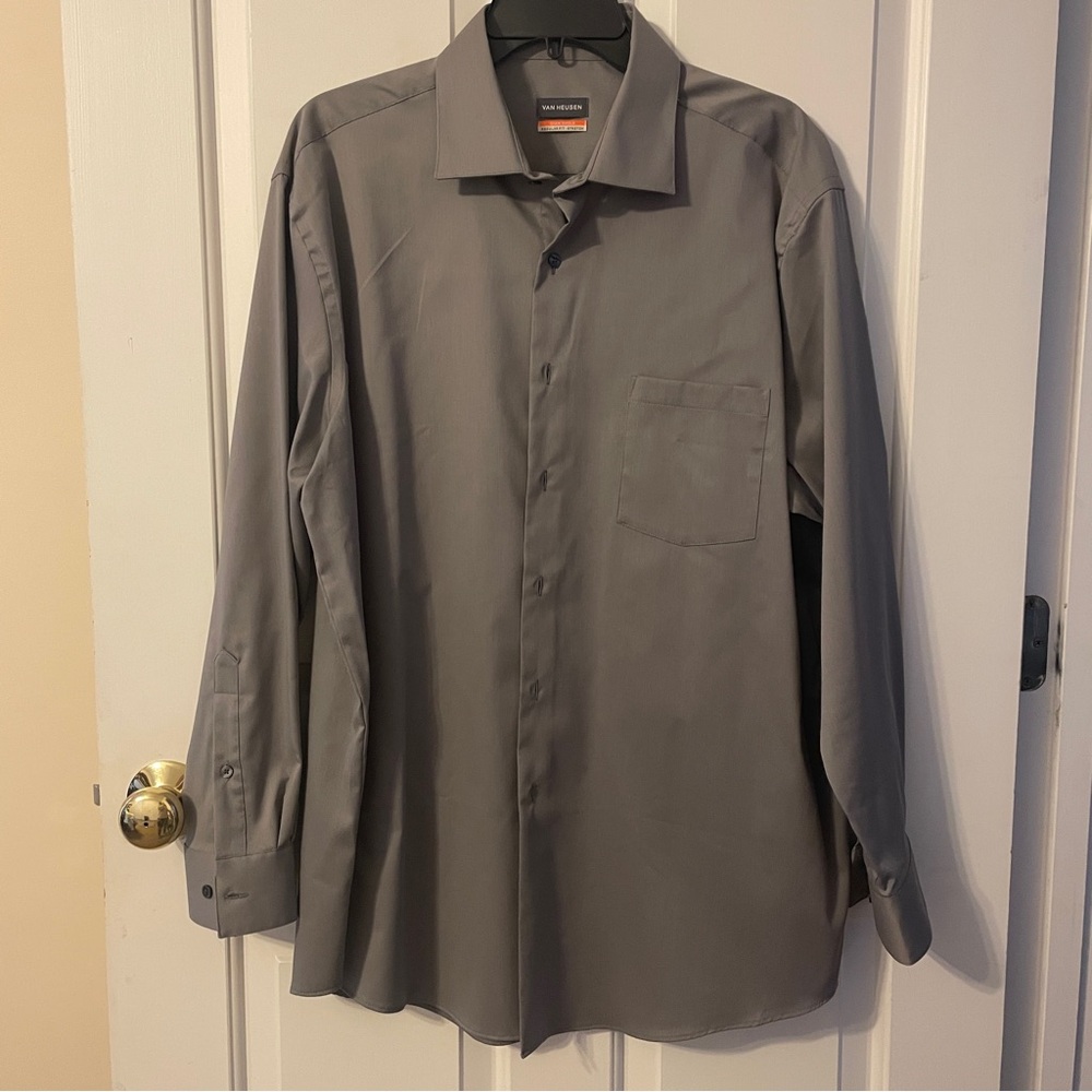 Van Heusen Men's Regular-Fit Stretch Dress Shirt